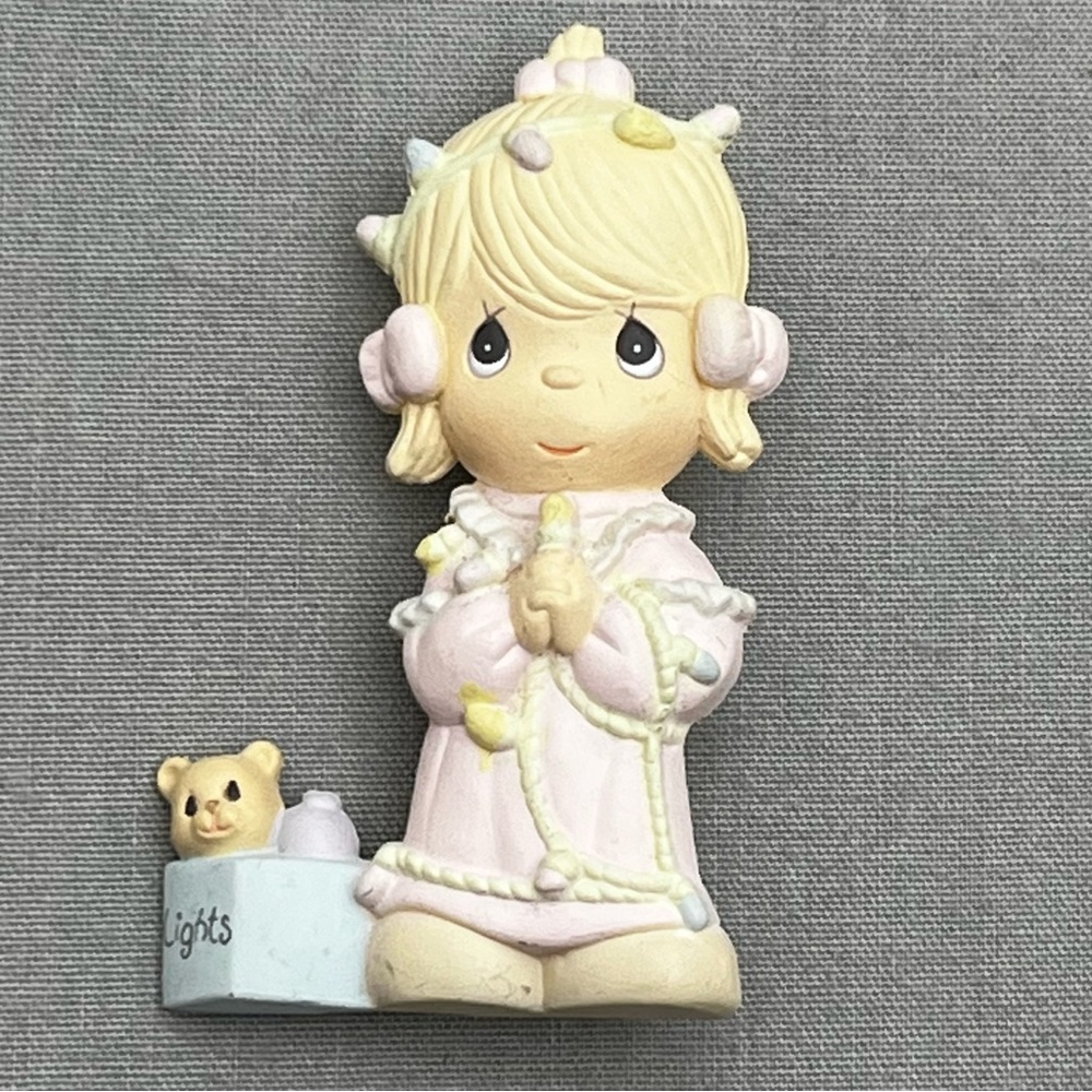 Precious Moments 1990 Enesco Christmas Girl Lights Brooch Pin Vintage Cute
